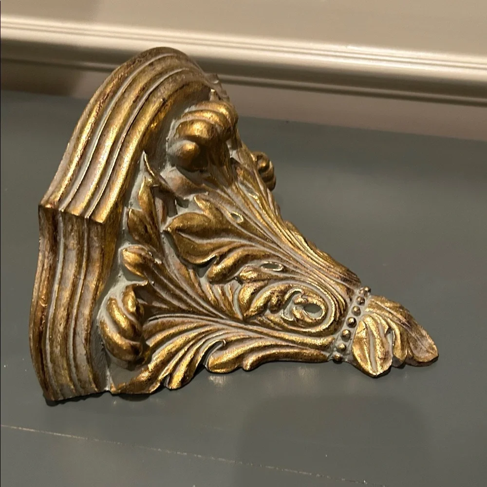 Elegant Gold Wall Decor Accent